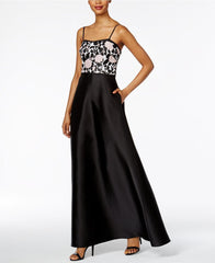 ADRIANNA PAPELL Vestido bordado strapless de gala. Talla 2