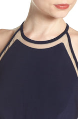 Xscape Vestido largo con panel transparente. Talla 4