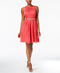 Adrianna Papell Vestido de chiffon coral con aplicaciones. Talla 8